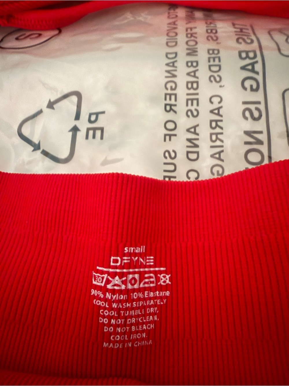 Women's DFYNE Red Set - Picture 3 of 5